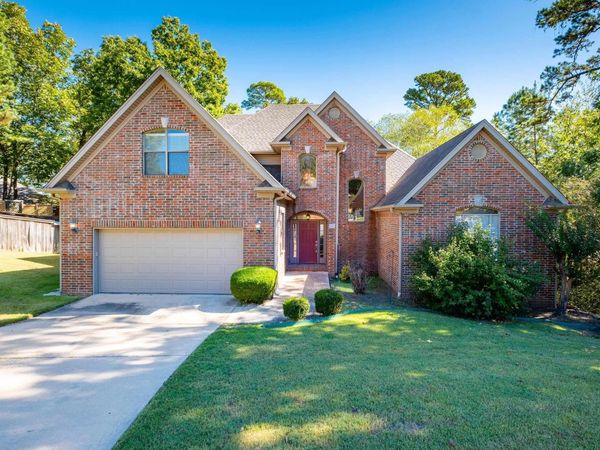 8 Sawgrass Court, Little Rock, AR 72212