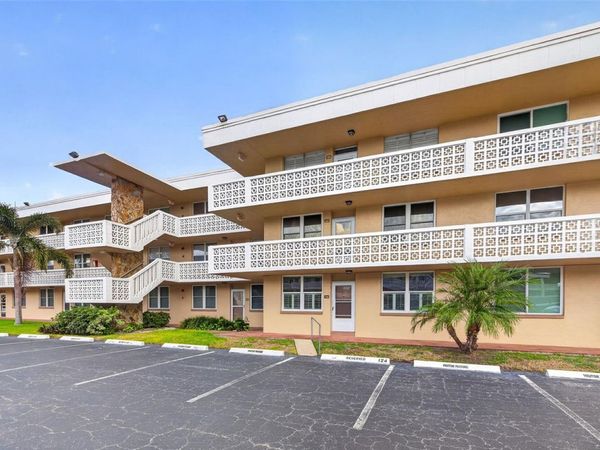 4915 BAY STREET NE, Unit 124, ST PETERSBURG, FL 33703