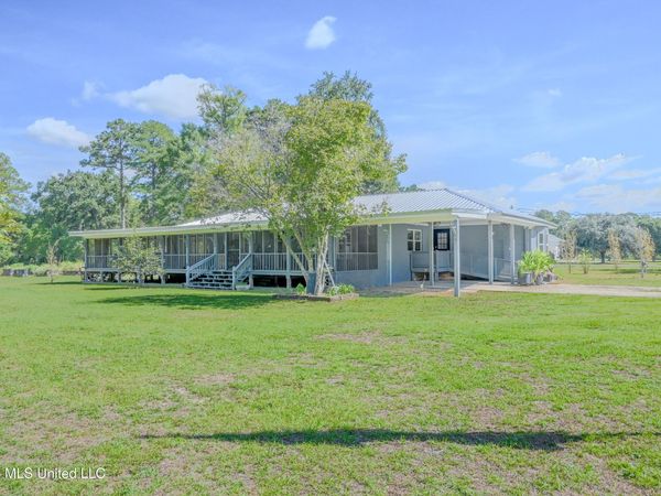 1300 Louisiana Avenue, Leakesville, MS 39451