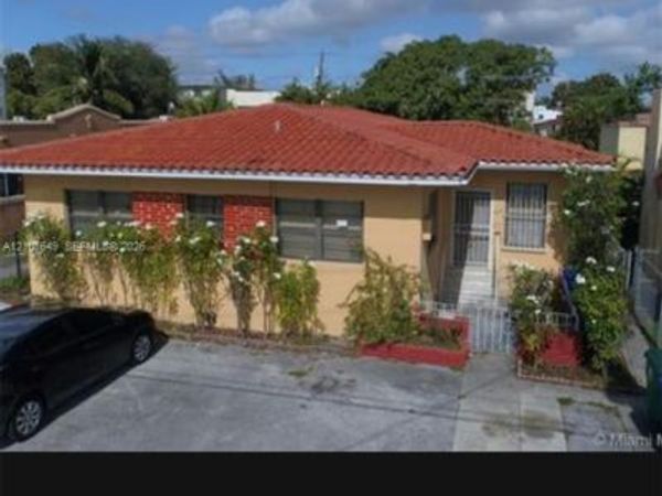 2051 SW 7th St , Miami, FL 33135