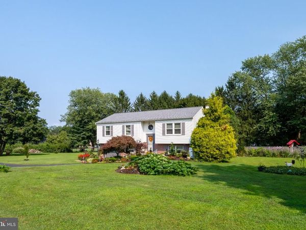 112 CLEARFIELD LANE , COATESVILLE, PA 19320