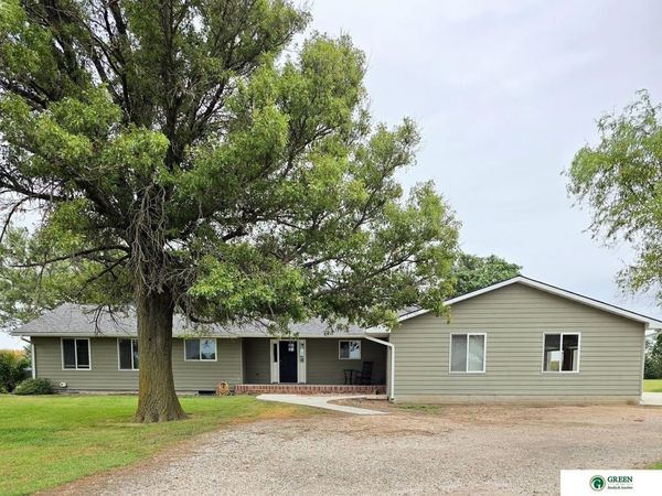 1019 R Road, York, NE 68467