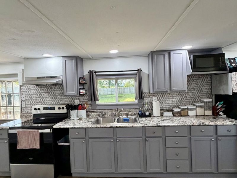 1099 E Kingscreek Road, Urbana, OH 43078 Photo 4