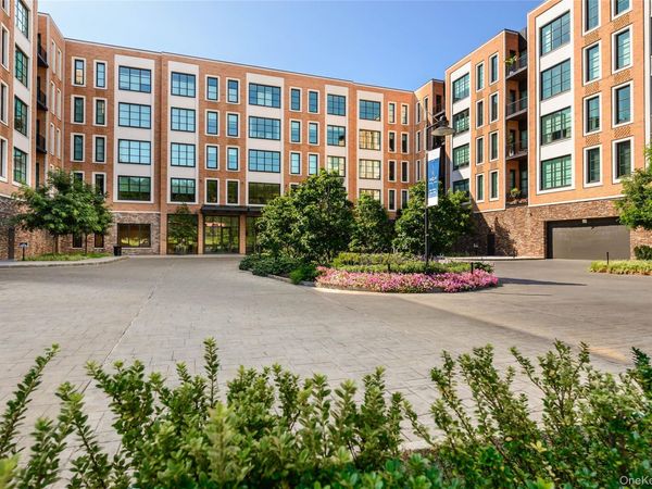 100 Garvies Point Road , Unit 1029, Glen Cove, NY 11542