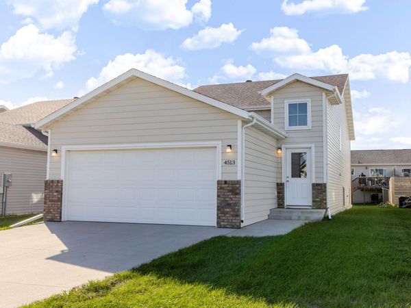 4513 17th Street S, Moorhead, MN 56560