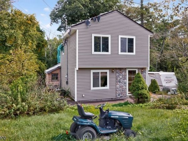 48 Lebanon Rd, West Milford, NJ 07421