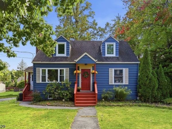 103 Iroquois Ave, Parsippany-Troy Hills, NJ 07034
