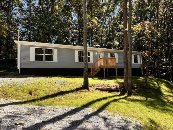 3792 Strong Rd, Mascot, TN 37806