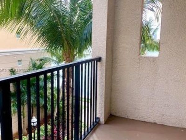 17150 N Bay Rd , Unit 2402, Sunny Isles Beach, FL 33160
