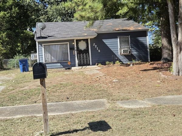 2216 E Jackson Ave, West Memphis, AR 72301