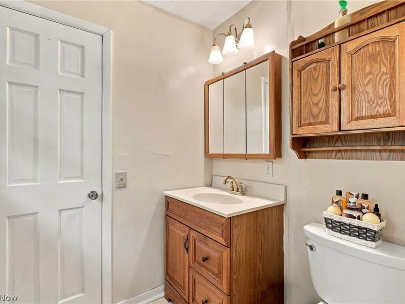 460 Rock Creek Run, Amherst, OH 44001 Photo 10