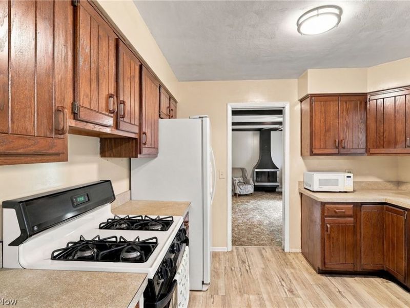 460 Rock Creek Run, Amherst, OH 44001 Photo 13
