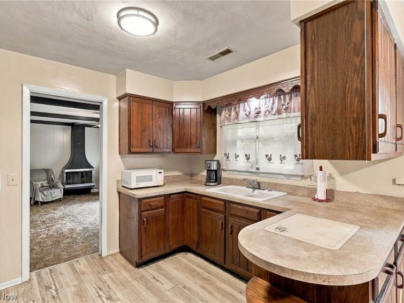460 Rock Creek Run, Amherst, OH 44001 Photo 14