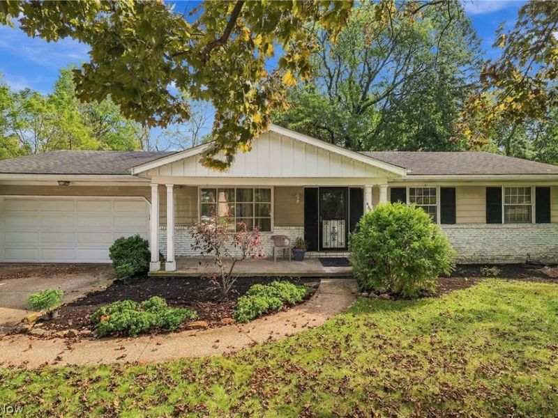 460 Rock Creek Run, Amherst, OH 44001 Photo 3