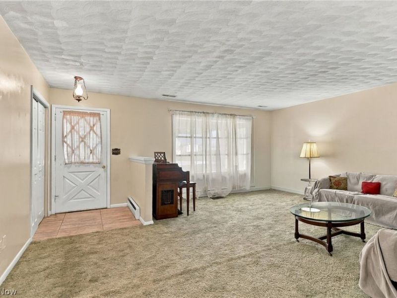 460 Rock Creek Run, Amherst, OH 44001 Photo 6