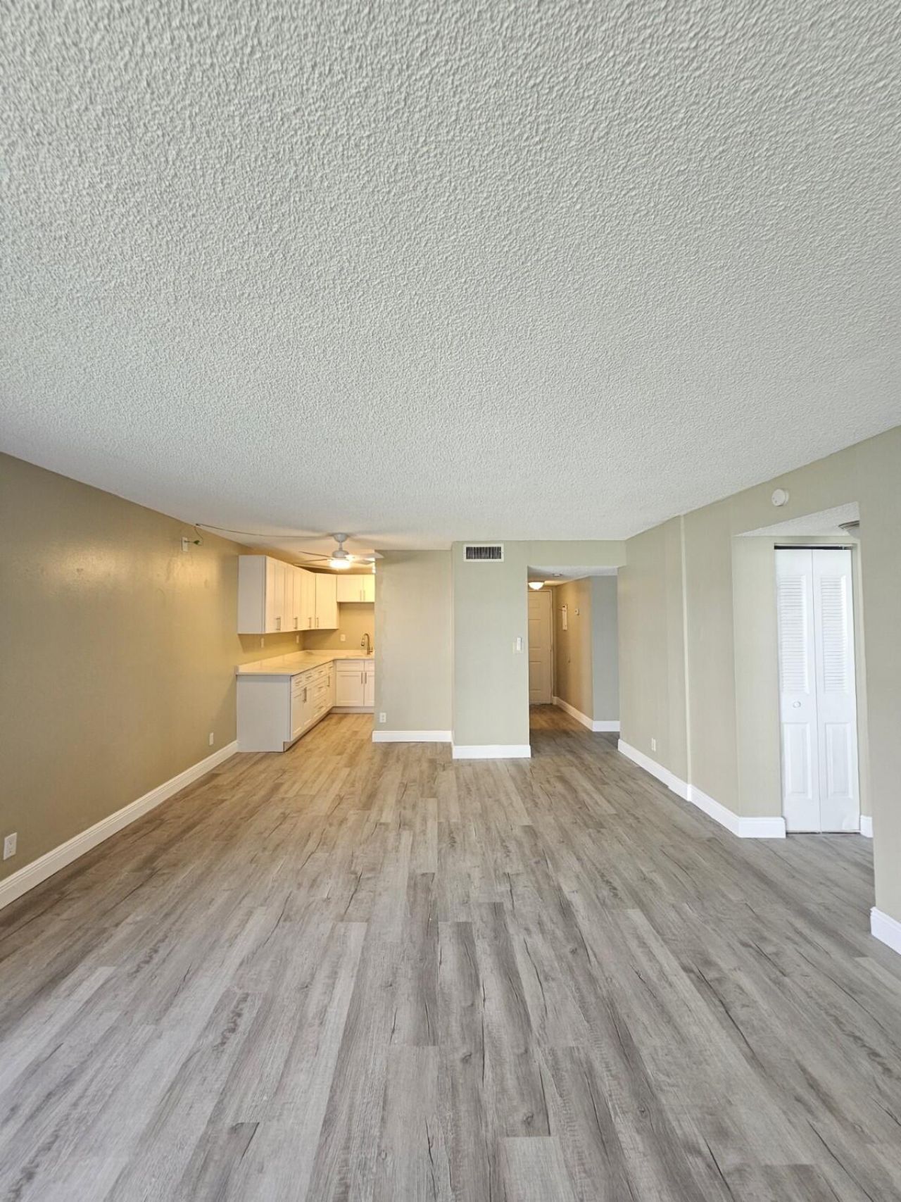 1820 N Congress Avenue, Unit 201, West Palm Beach, FL 33401 Main Photo