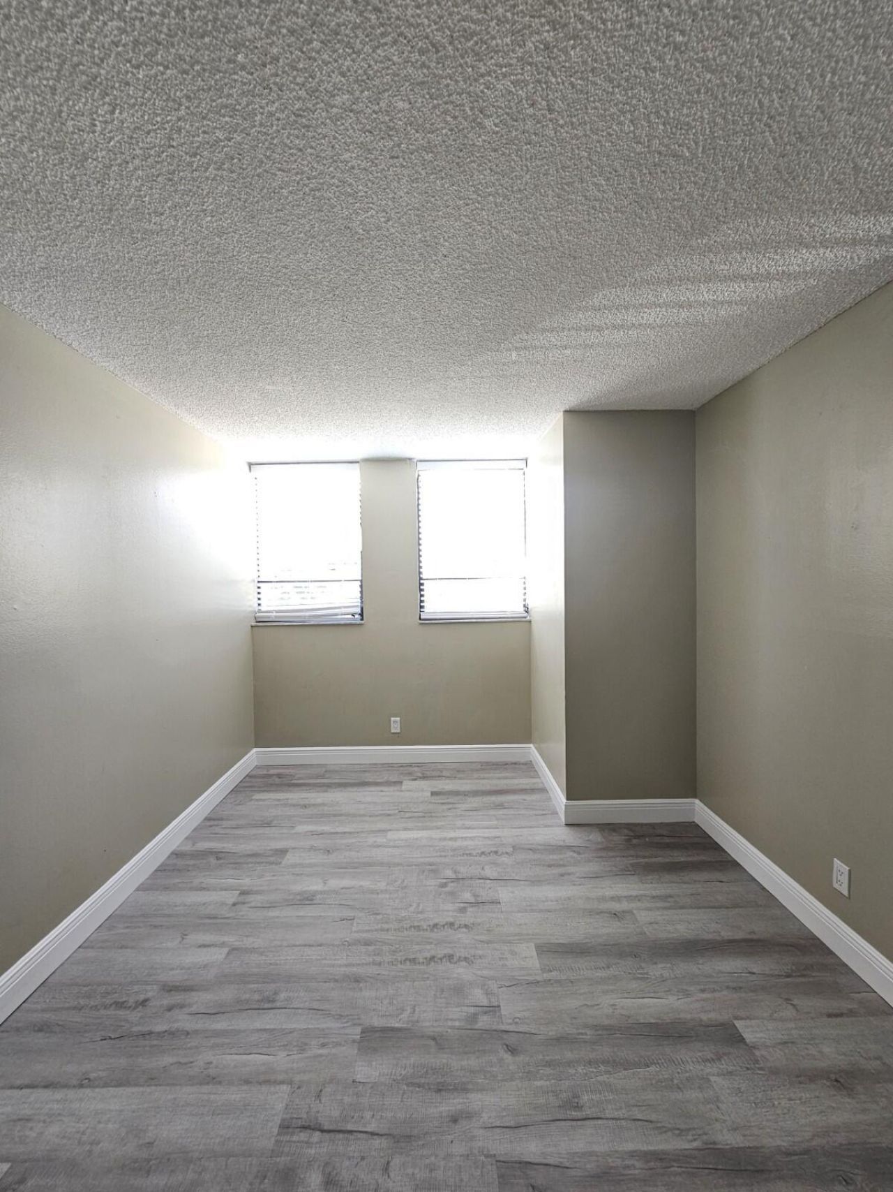 1820 N Congress Avenue, Unit 201, West Palm Beach, FL 33401 Photo