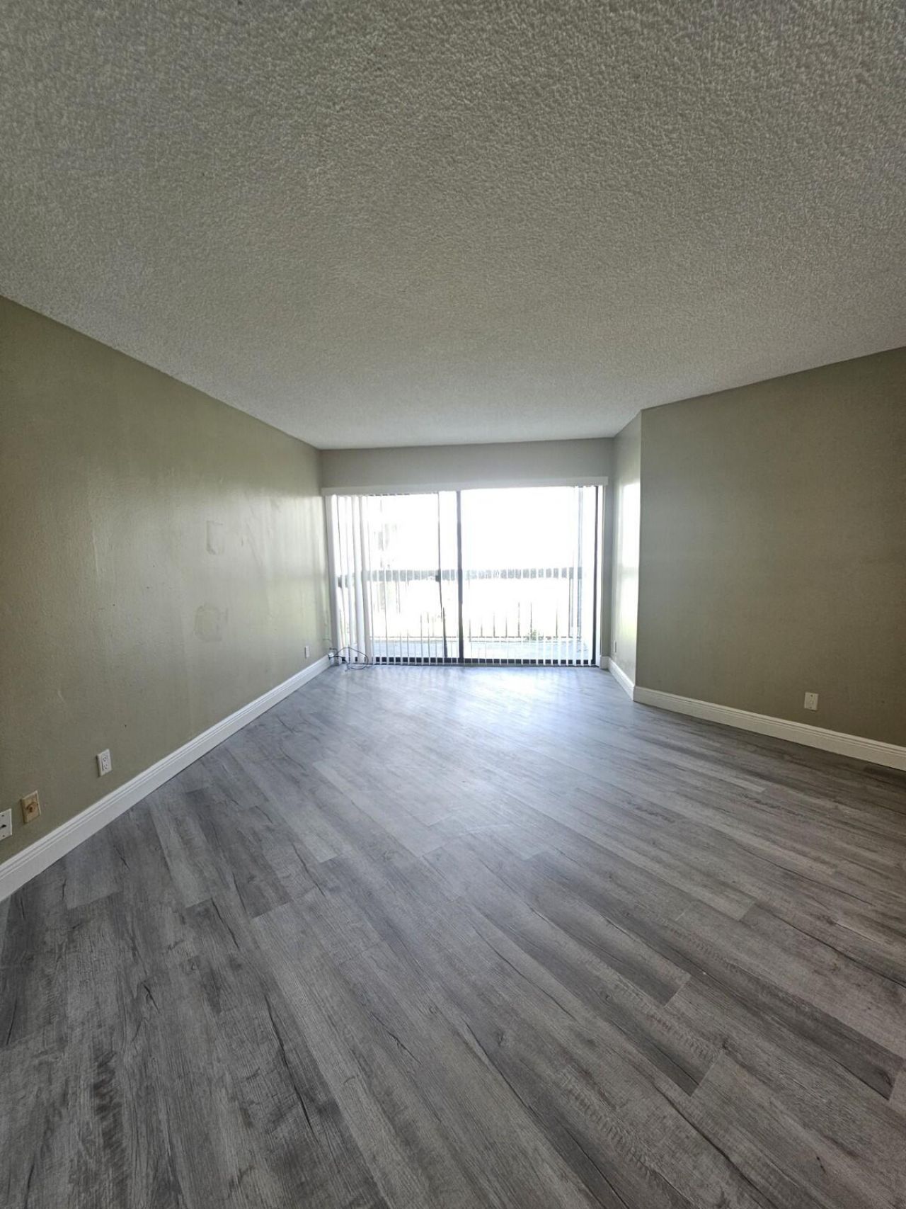 1820 N Congress Avenue, Unit 201, West Palm Beach, FL 33401 Photo