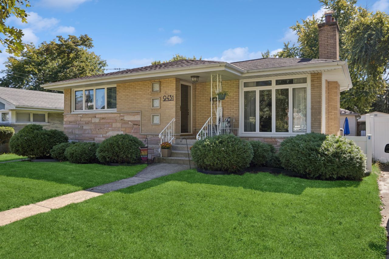 9431 Congress Park Avenue, Brookfield, IL 60513 Main Photo