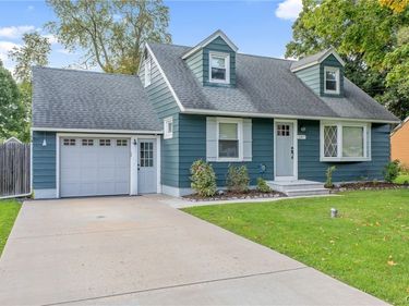 207 Juanita Drive, Liverpool, NY 13090
