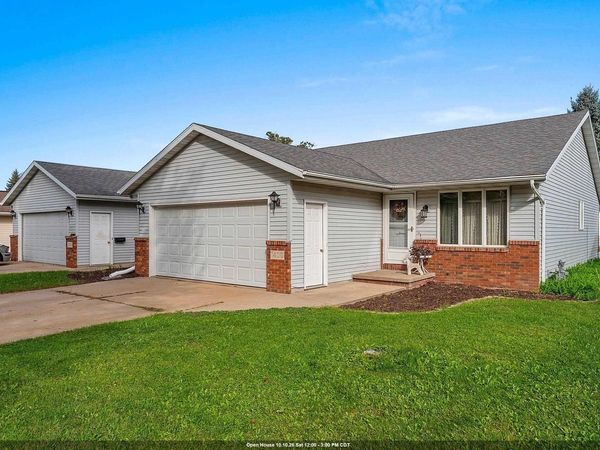 1400 W WEILAND LANE, Appleton, WI 54914
