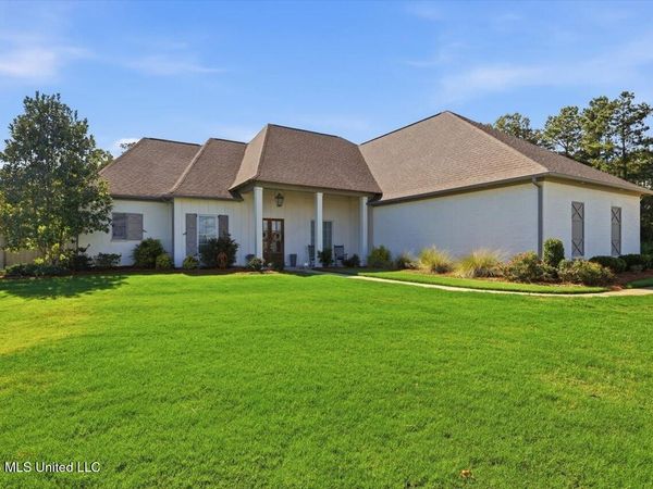 403 W Oak Circle, Madison, MS 39110