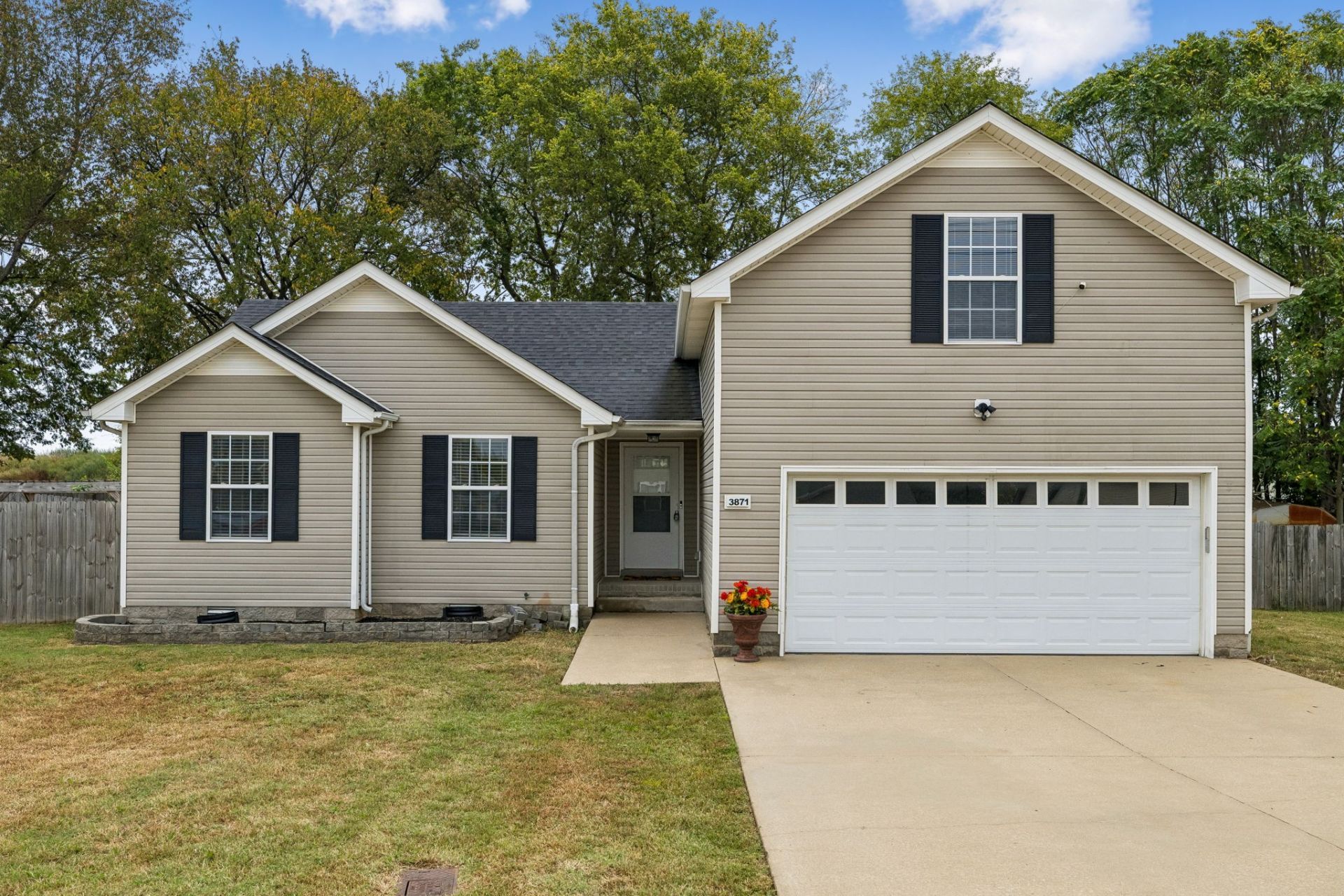 3871 Mackenzie Dr Clarksville, TN 37042