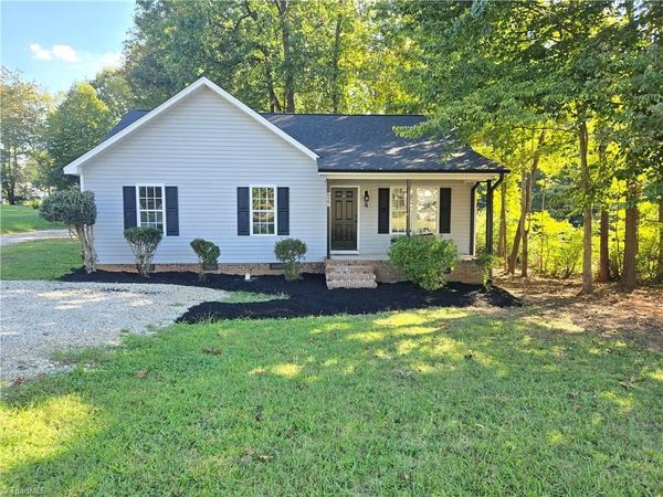 627 Kenneth Road , Greensboro, NC 27455