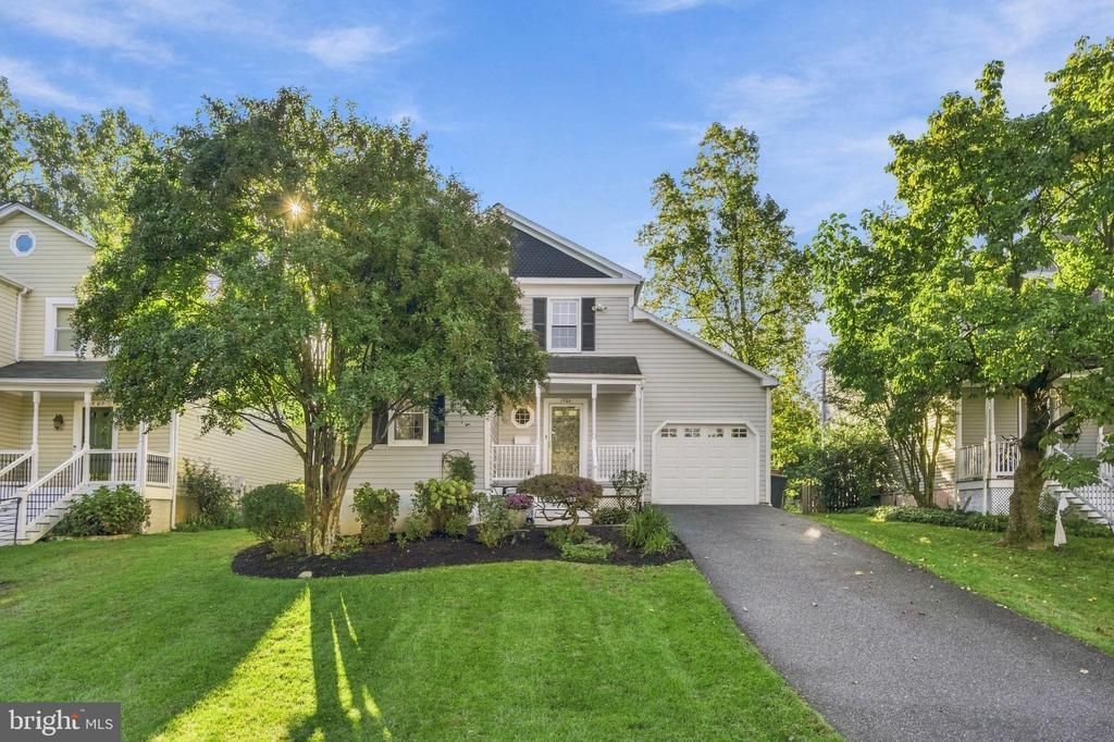 1704 BARTHOLOMEW COURT , SILVER SPRING, MD 20910