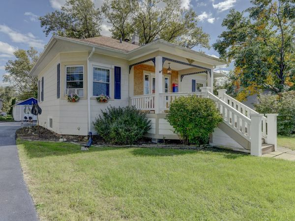 1583 East Avenue, Crete, IL 60417