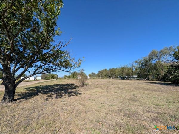 520 S High Street , Rogers, TX 76569