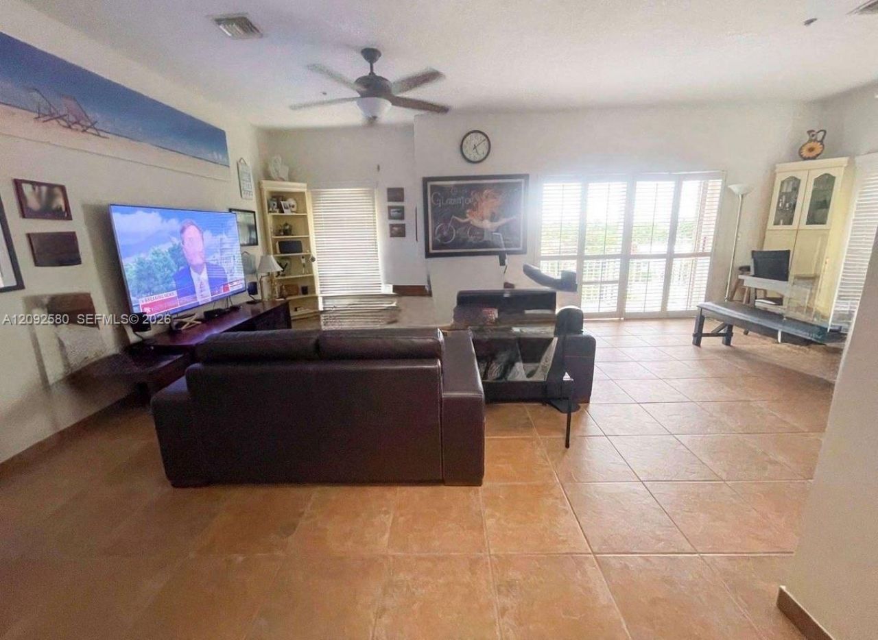 9008 Collins Ave , Unit 402, Surfside, FL 33154 Photo