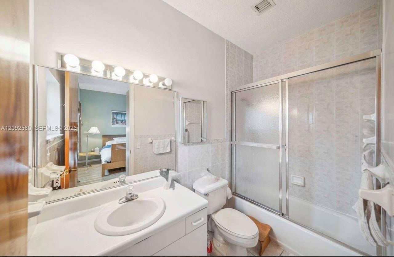 9008 Collins Ave , Unit 402, Surfside, FL 33154 Photo