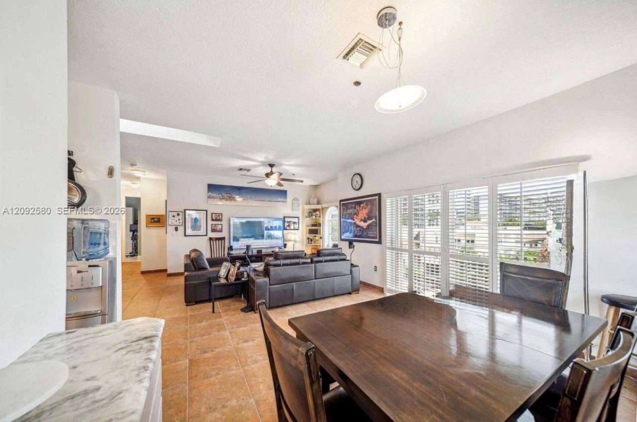 9008 Collins Ave , Unit 402, Surfside, FL 33154 Photo