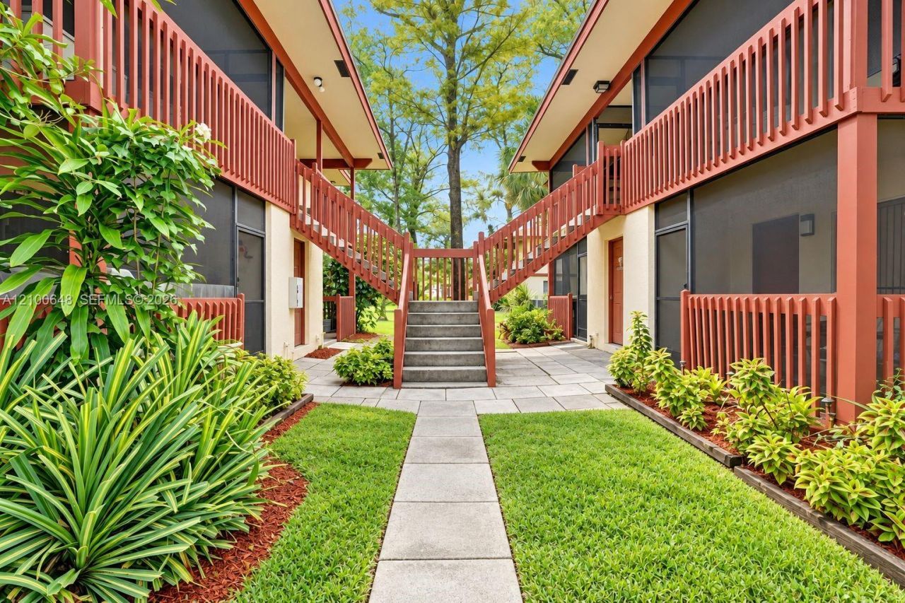 2018 NW 43rd Ter , Unit 8, Lauderhill, FL 33313 Photo