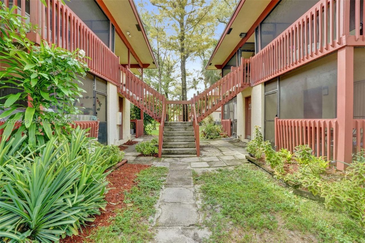 2018 NW 43rd Ter , Unit 8, Lauderhill, FL 33313 Photo
