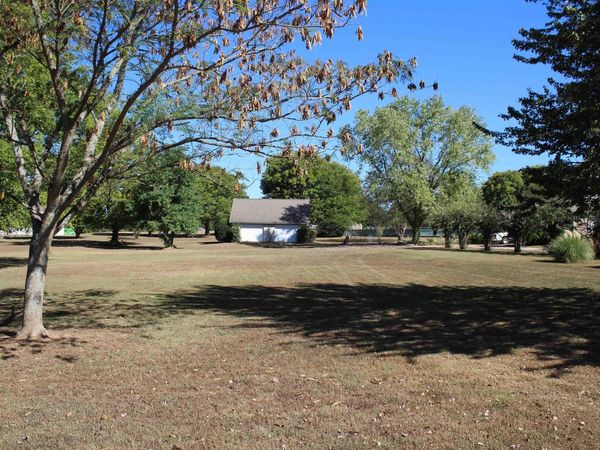 Deerwood Lane, Nashville, AR 71852