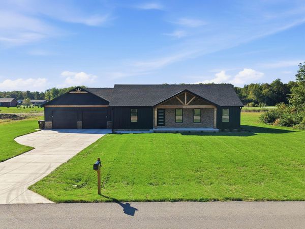 1611 Ole Buck Road, Wheatfield, IN 46392
