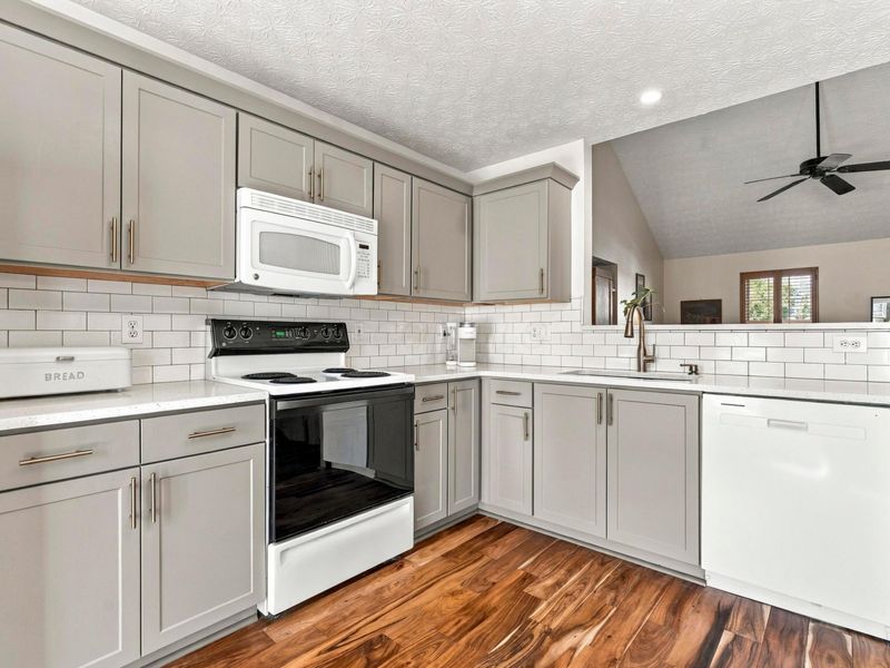 2998 Dustins Way, Unit 68, Columbus, OH 43228 Photo 13