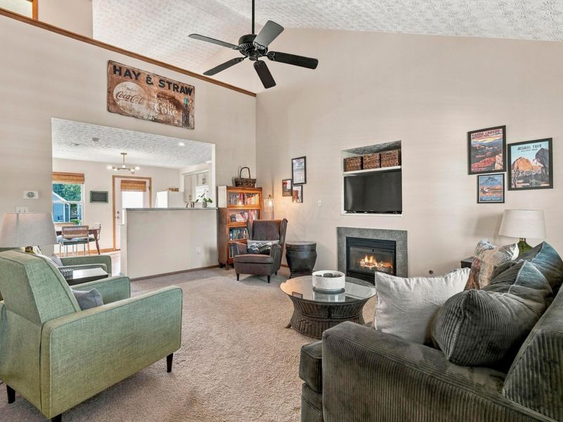 2998 Dustins Way, Unit 68, Columbus, OH 43228 Photo 8
