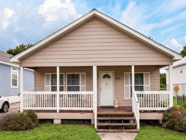 435 E Second Street, Pass Christian, MS 39571