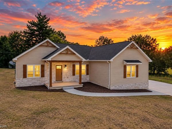 4327 Skycrest Drive NW, Canton, OH 44718