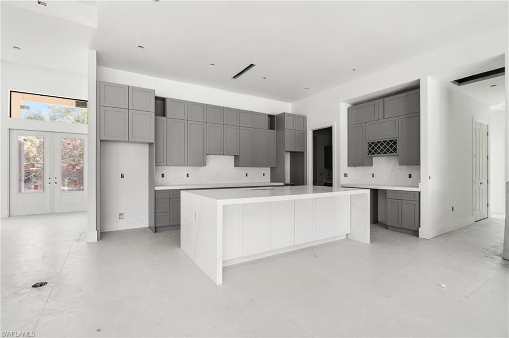 721 Golden Gate Blvd W, Naples, FL 34120 Photo