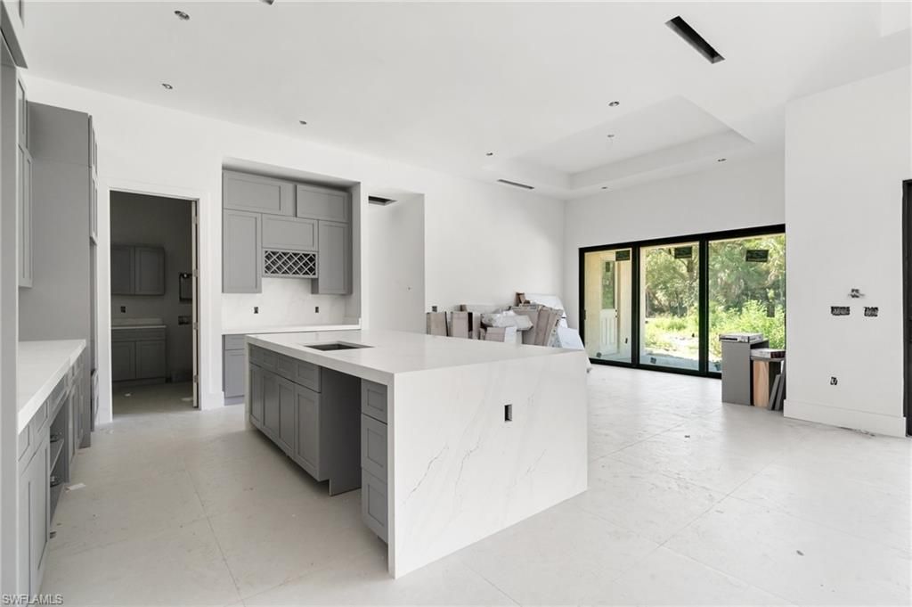 721 Golden Gate Blvd W, Naples, FL 34120 Photo