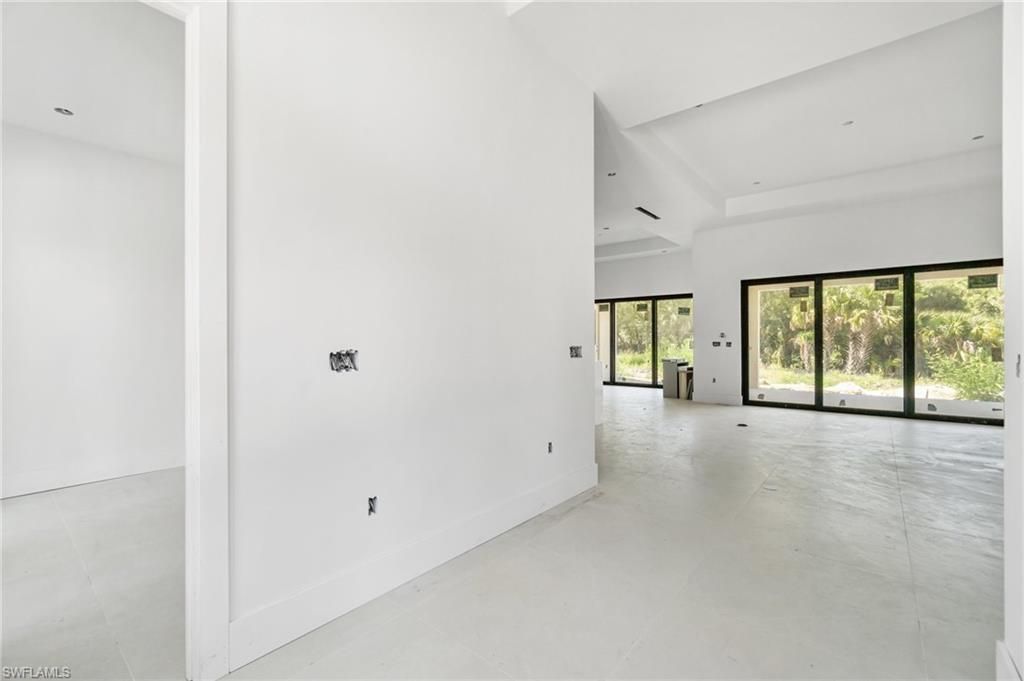 721 Golden Gate Blvd W, Naples, FL 34120 Photo