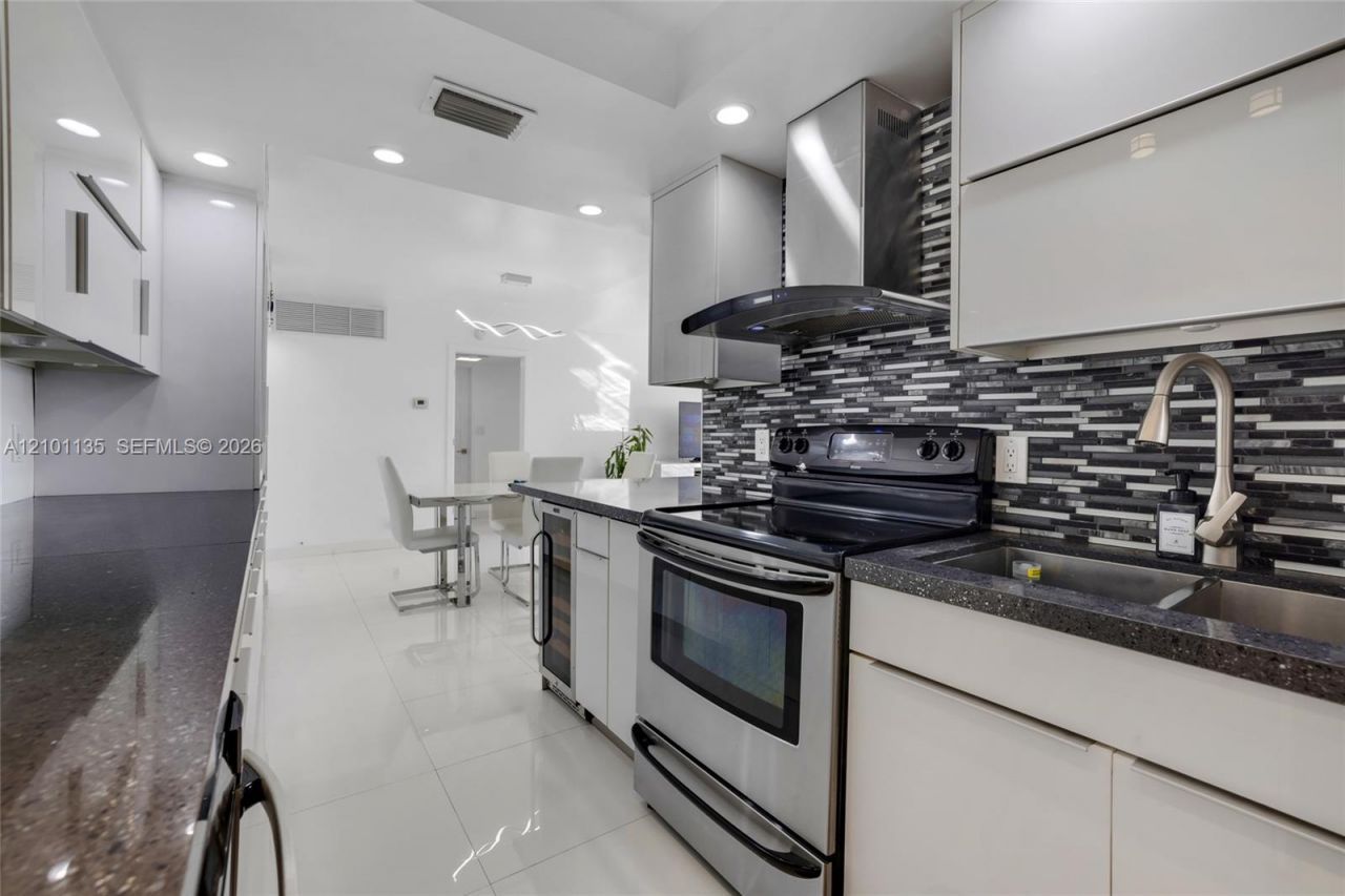 3031 N Ocean Blvd , Unit 604, Fort Lauderdale, FL 33308 Photo