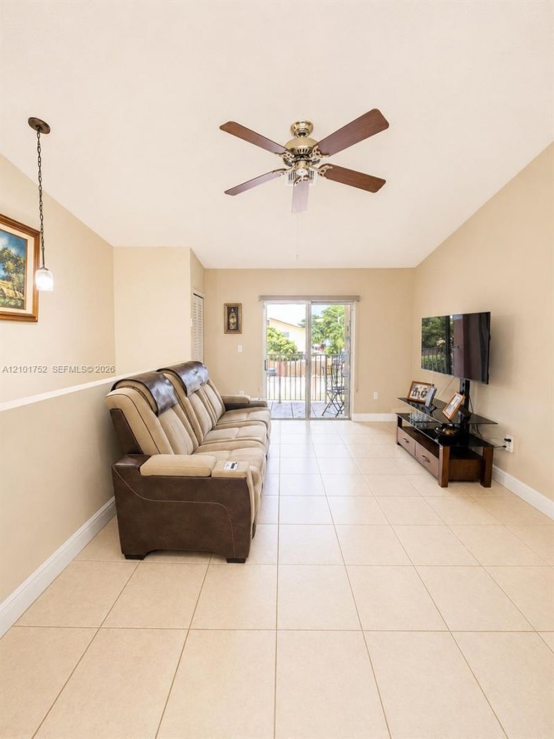 5800 W 18th Ln , Unit 202, Hialeah, FL 33012 Photo