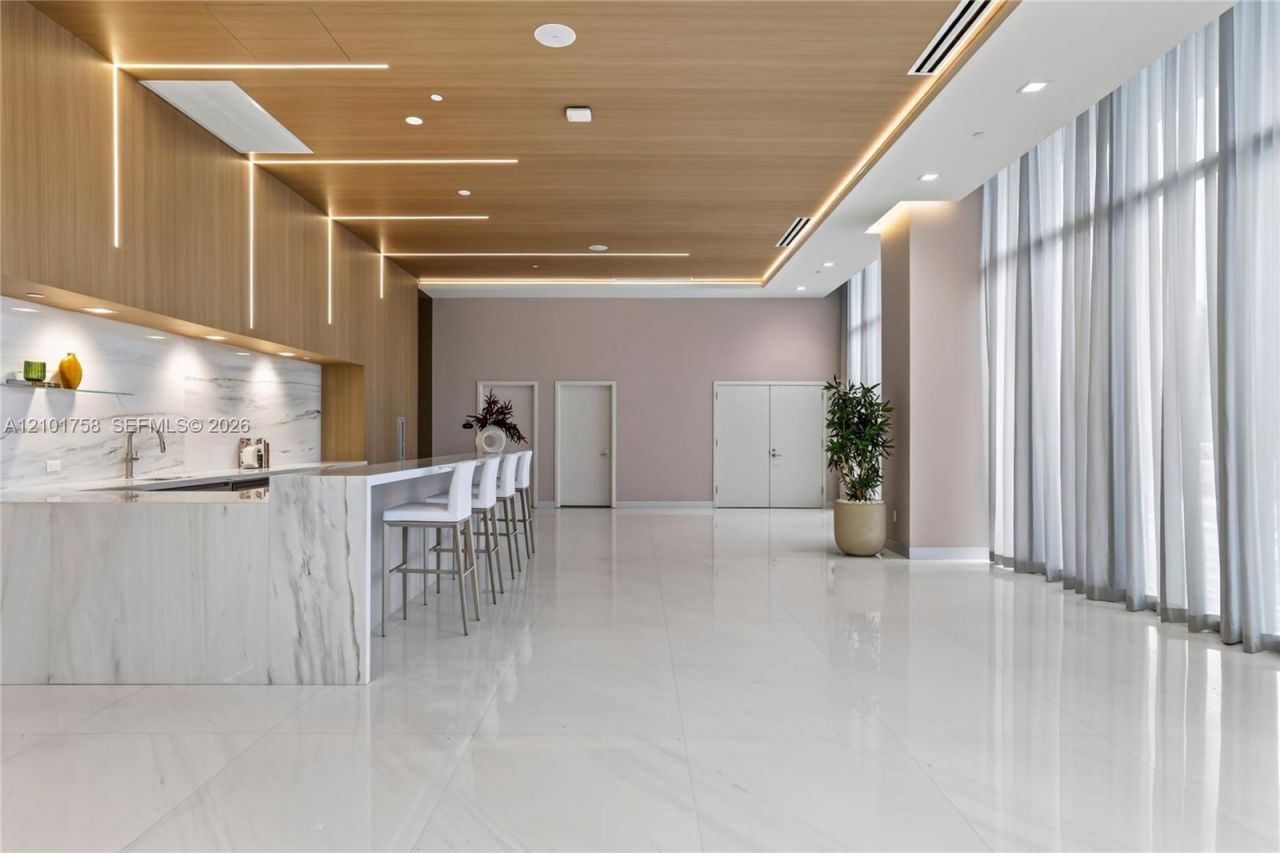1170 E Hallandale Beach Blvd, Unit 1107, Hallandale Beach, FL 33009 Photo