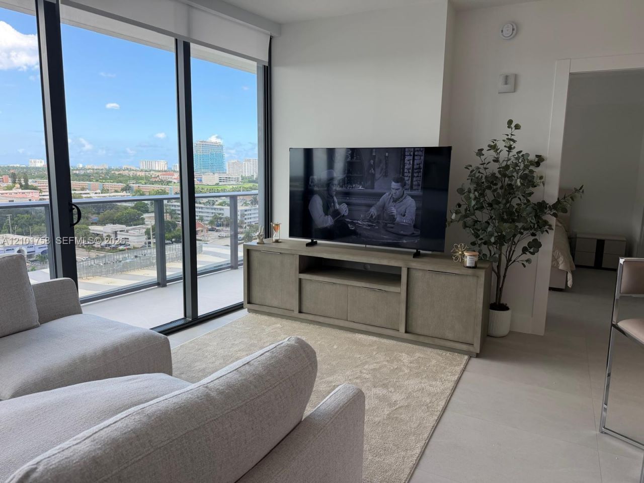1170 E Hallandale Beach Blvd, Unit 1107, Hallandale Beach, FL 33009 Photo