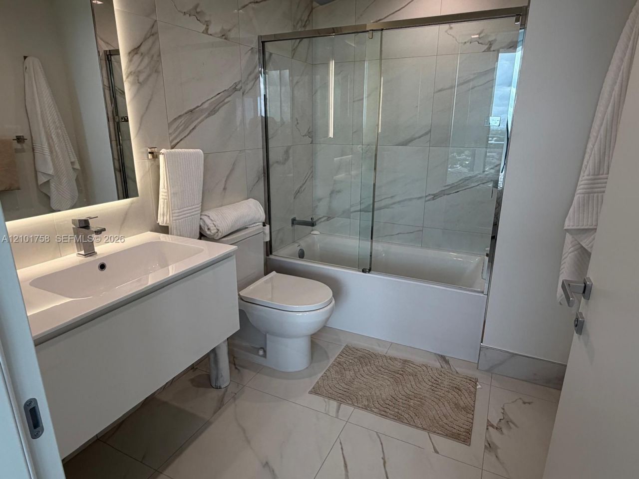 1170 E Hallandale Beach Blvd, Unit 1107, Hallandale Beach, FL 33009 Photo